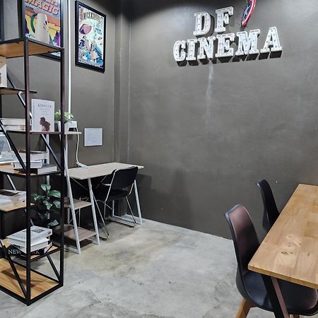 Albergue Dfeel House Patong Exterior foto