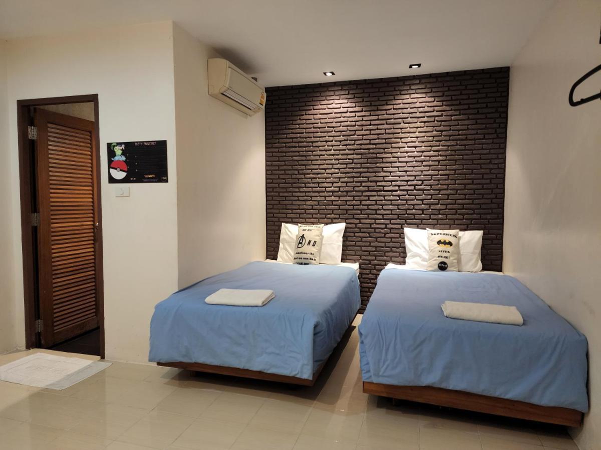 Albergue Dfeel House Patong Exterior foto
