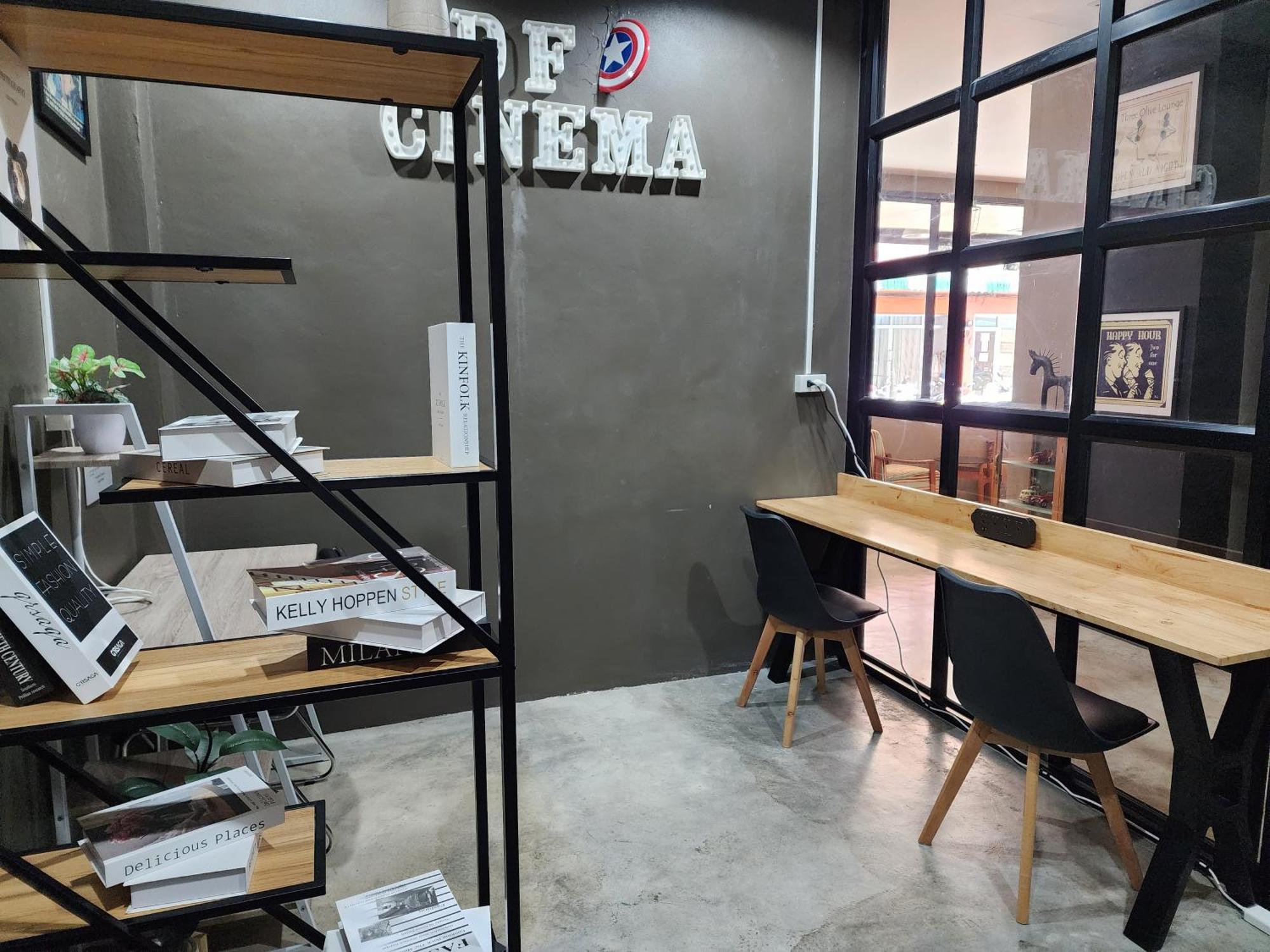 Albergue Dfeel House Patong Exterior foto