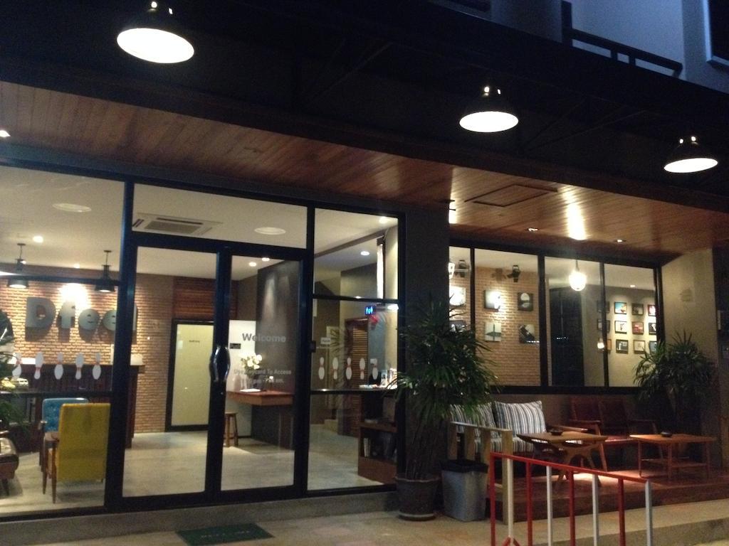 Albergue Dfeel House Patong Exterior foto