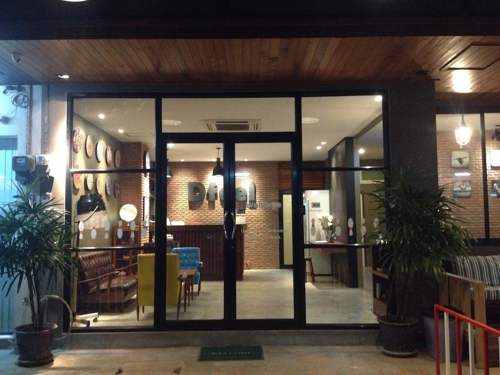 Albergue Dfeel House Patong Exterior foto
