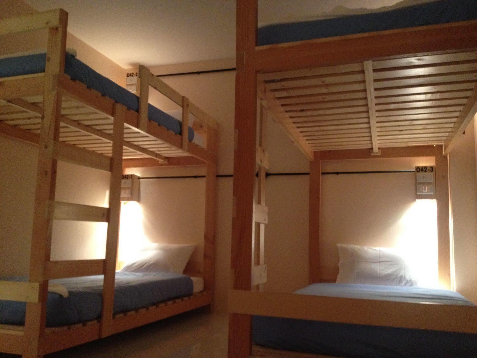 Albergue Dfeel House Patong Exterior foto